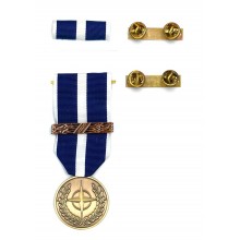 Medaglia e/o Nastrino Missione Nato Kosovo + Supporto a Clip Art. KO-NSD